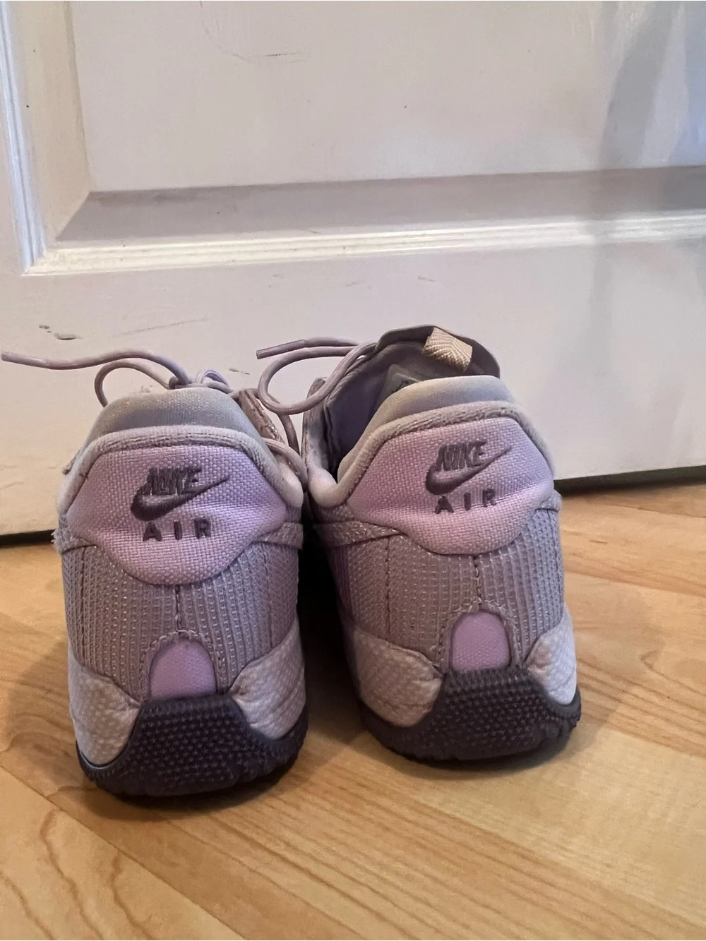 Nike Light Lavender/Pale Purple Low-Top Sneakers